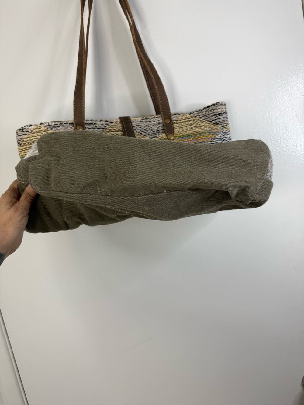 Myra woven southwest style design tote bag with leather and fur trimming. - Picture 3 of 13